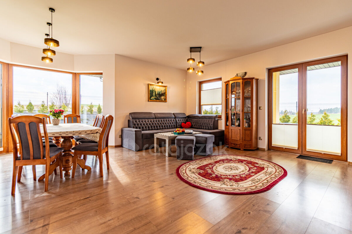 REZERWACJA - Parterowy dom wolnostojący z garażemStrzepcz