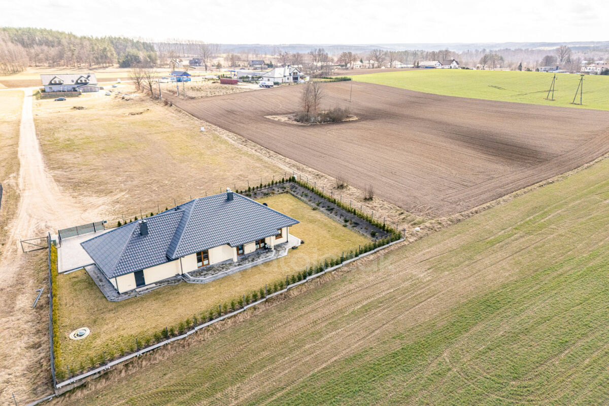 REZERWACJA - Parterowy dom wolnostojący z garażemStrzepcz