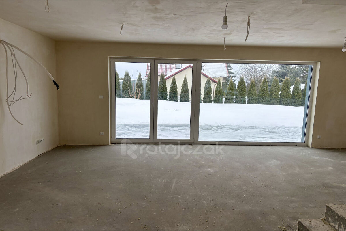 Nowoczesny dom w zabudowie bliźniaczejPrzodkowo