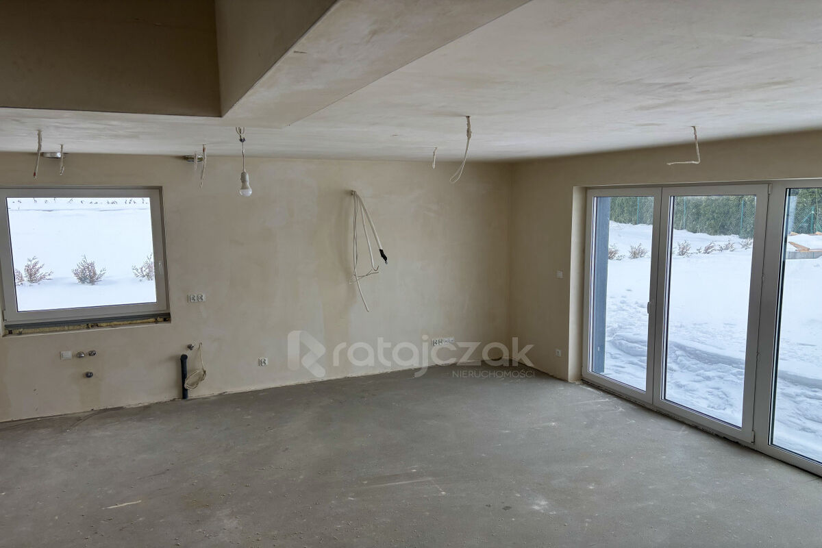 Nowoczesny dom w zabudowie bliźniaczejPrzodkowo