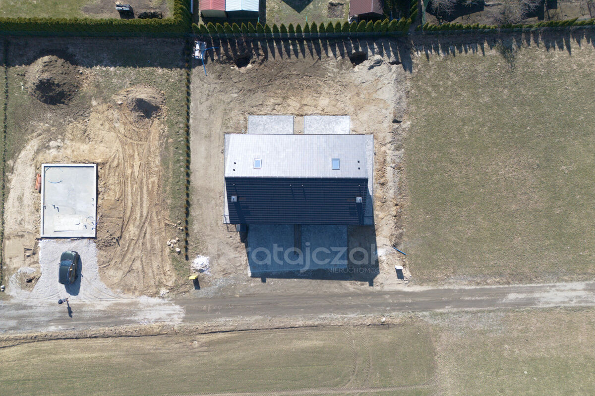 Nowoczesny dom w zabudowie bliźniaczejPrzodkowo