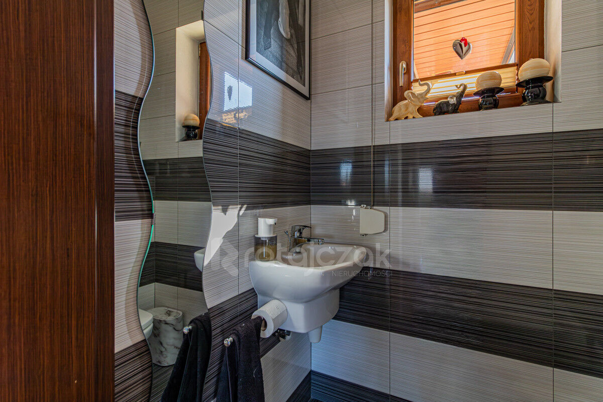 Bliźniak z Potencjałem | Działka 703 m² | RadunicaRadunica