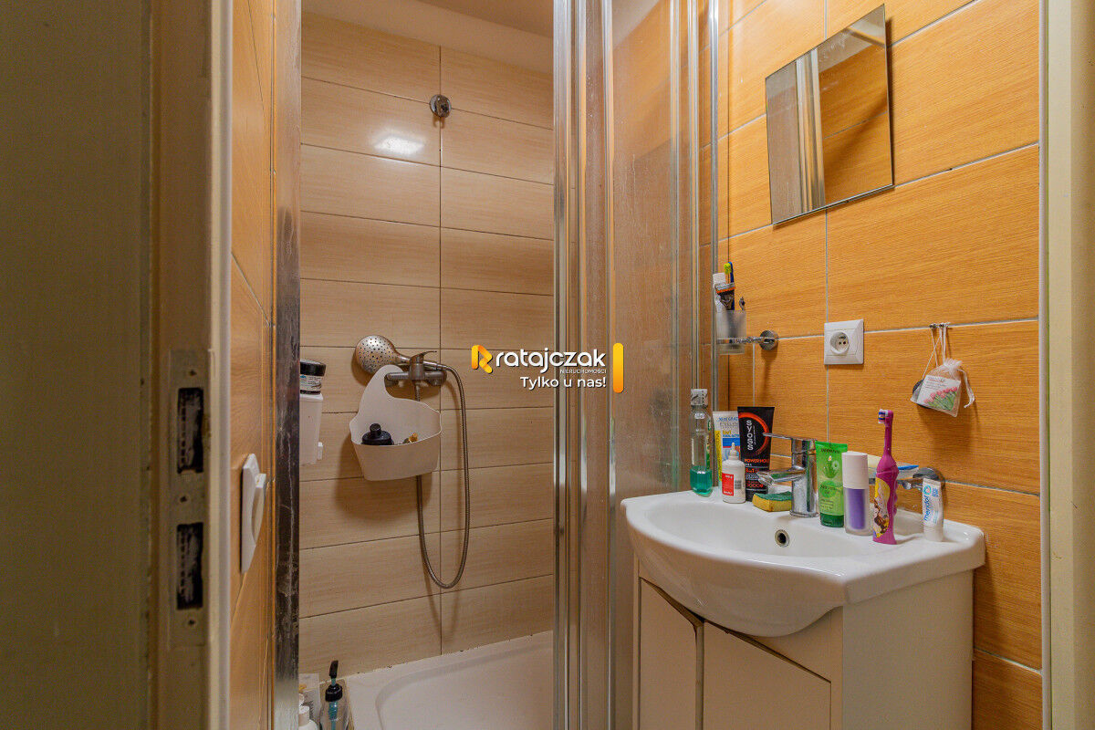 Bliźniak z Potencjałem | Działka 703 m² | RadunicaRadunica