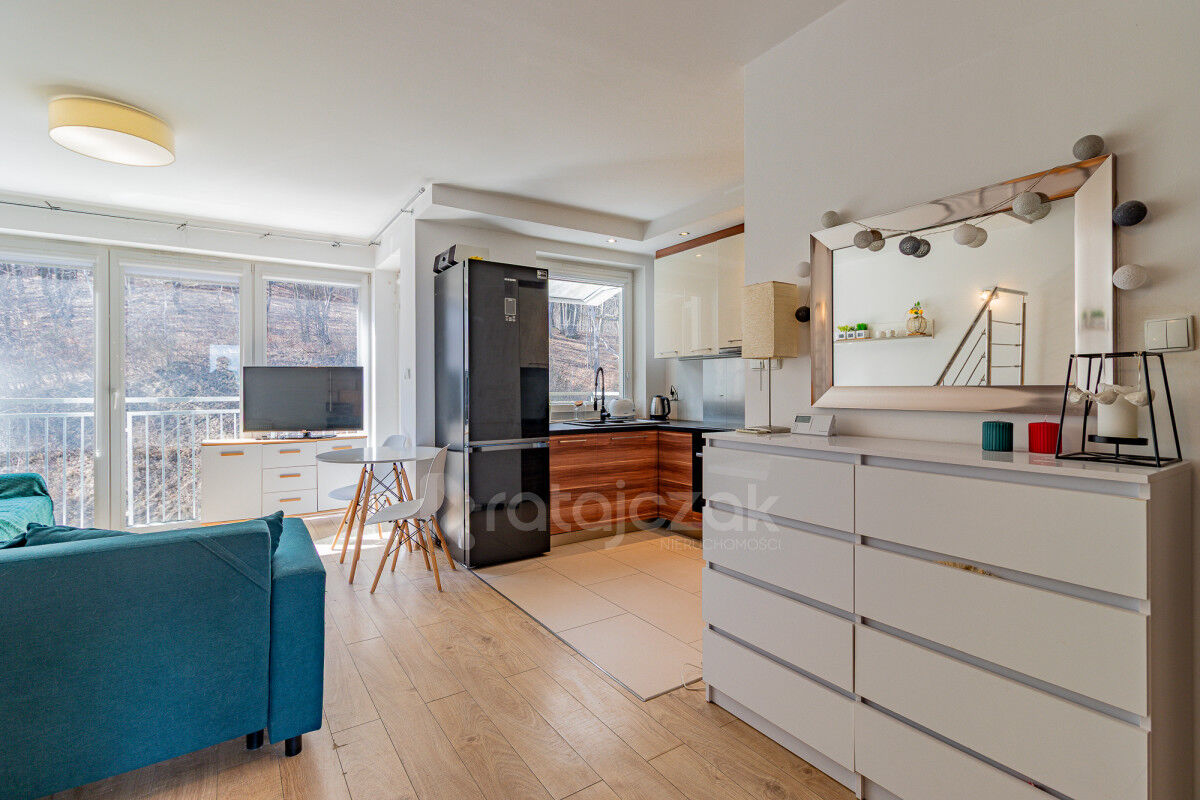 dwupoziomowe | dwie łazienki | taras | z garażemReda