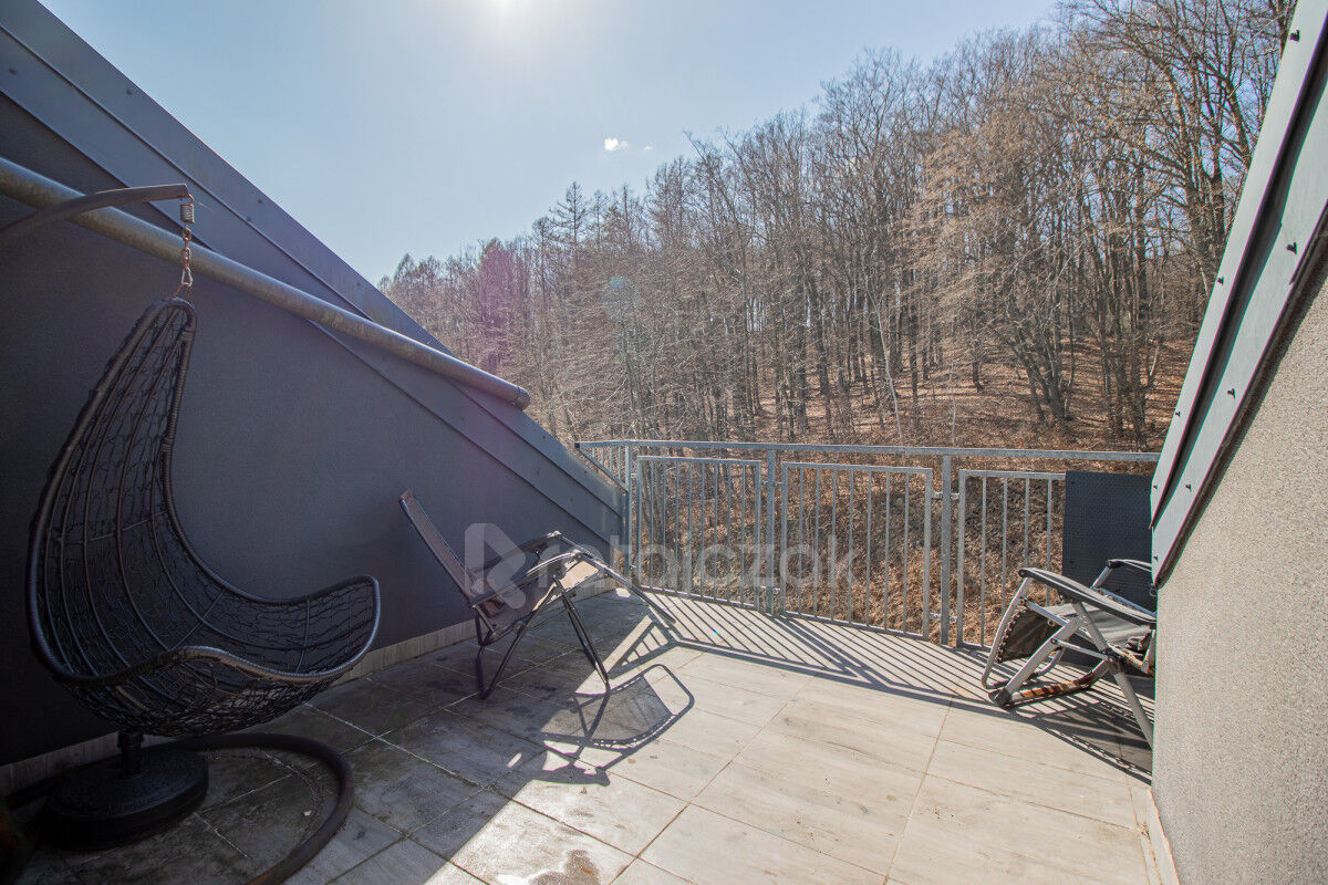 dwupoziomowe | dwie łazienki | taras | z garażemReda