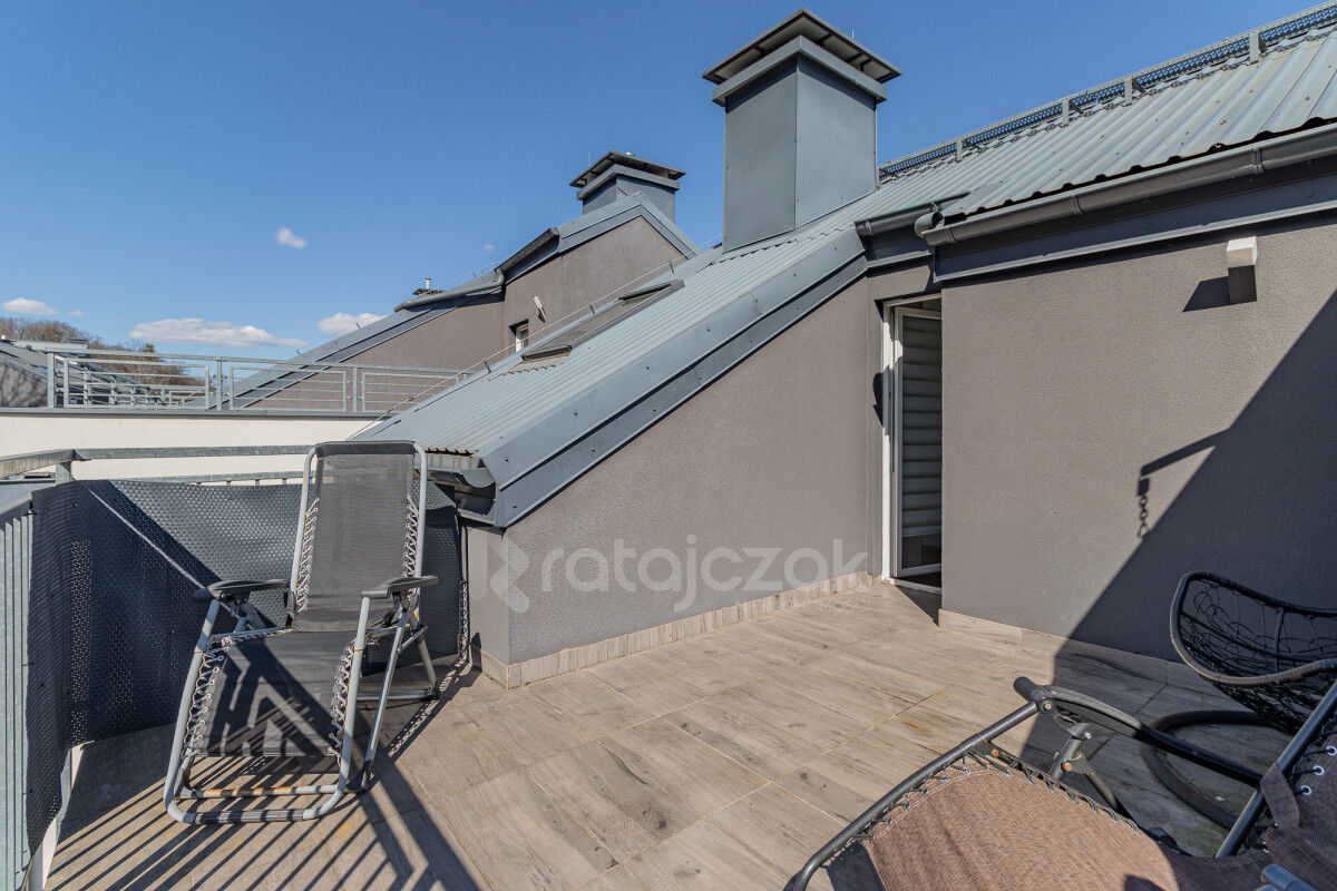 dwupoziomowe | dwie łazienki | taras | z garażemReda