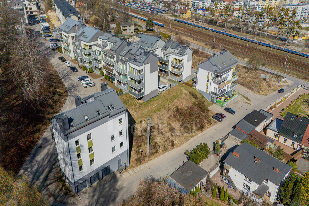 dwupoziomowe | dwie łazienki | taras | z garażemReda