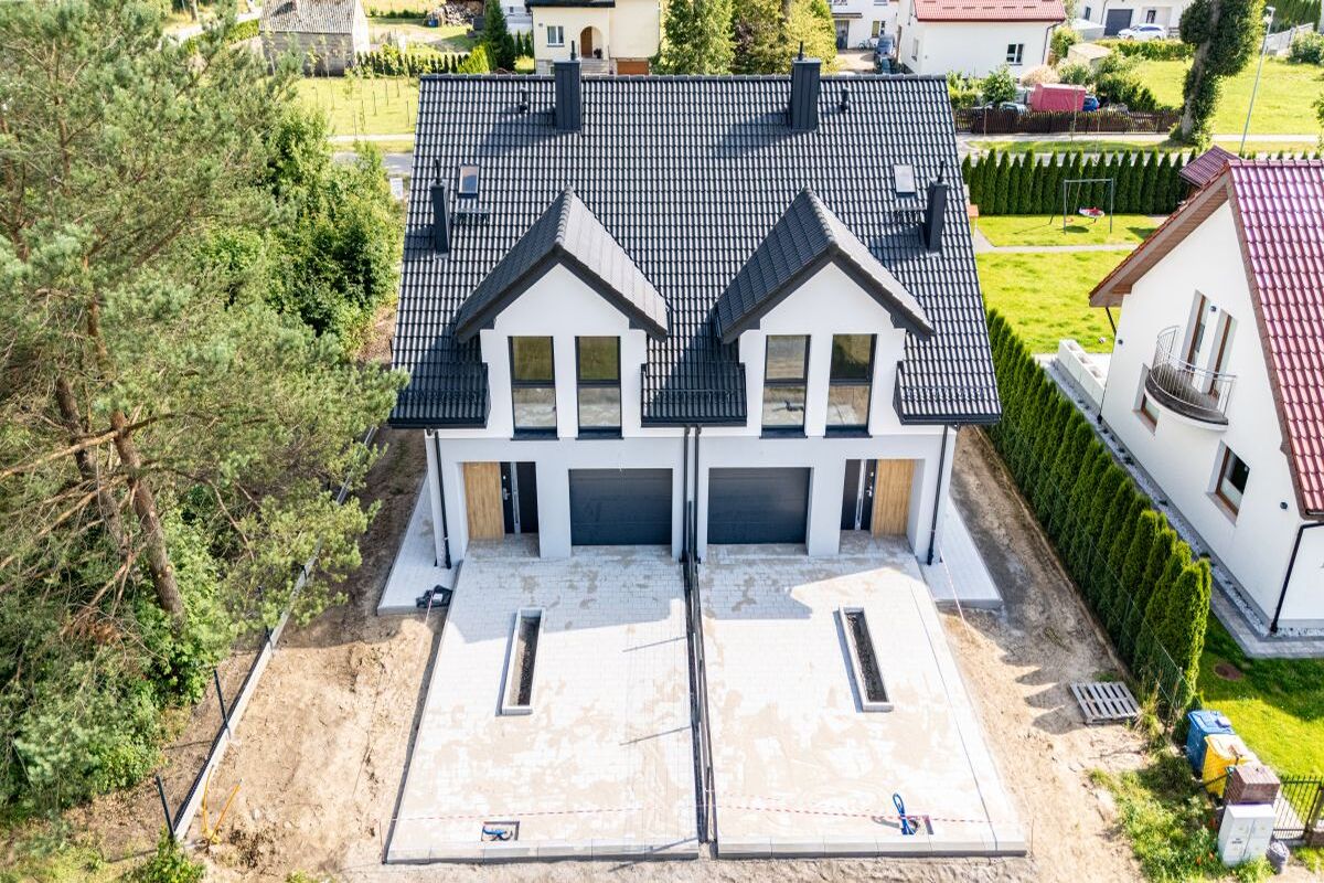 Centrum|5 pokoi| Garaż|Szkoła 900m|Wysoki StandardKębłowo