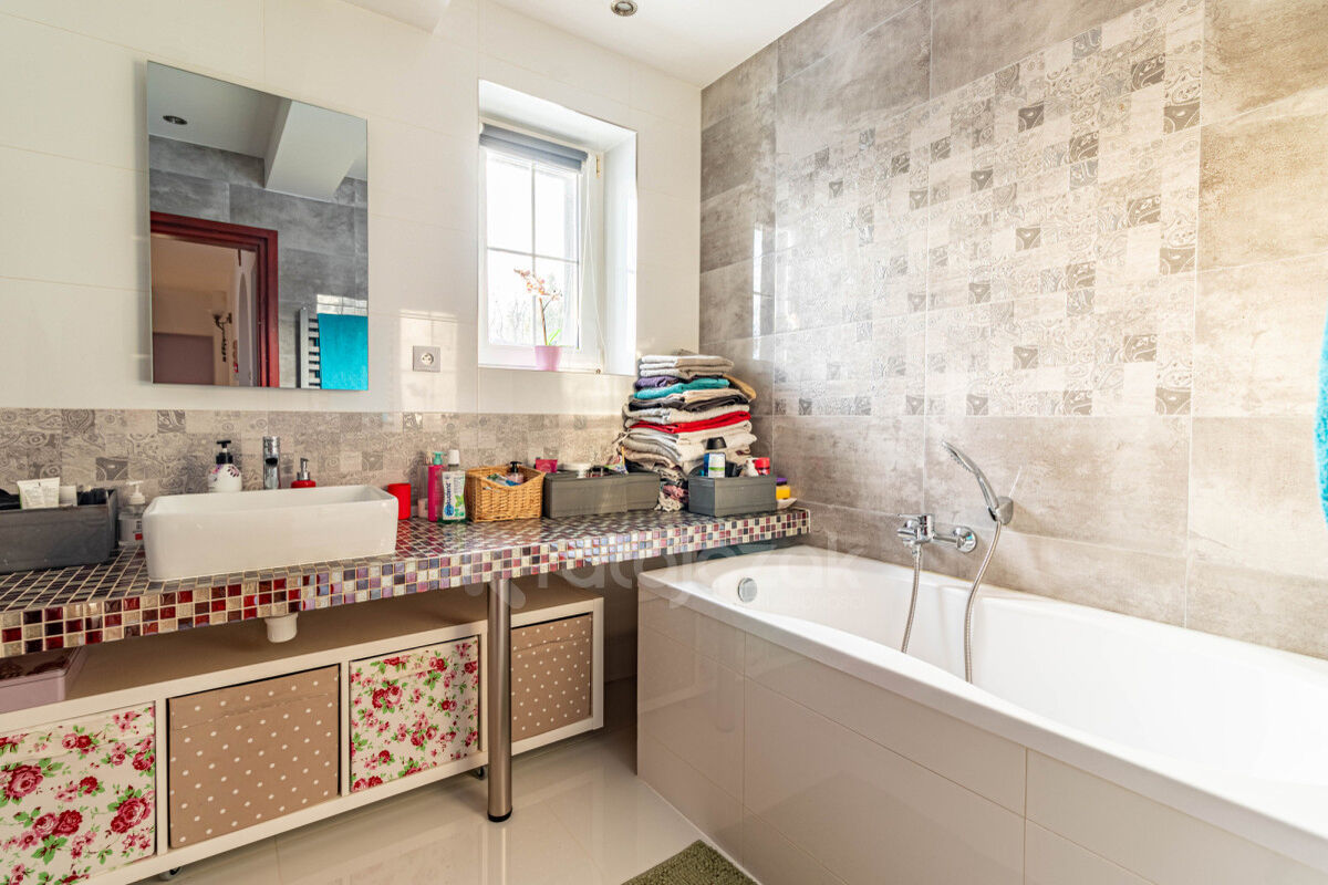 DOM WOLNOSTOJĄCY | 2007r | NADOLE | NAD JEZIOREMNadole