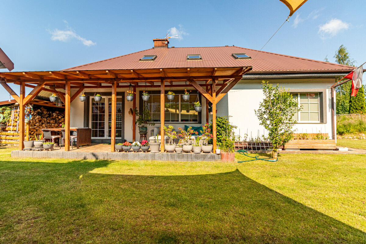 DOM WOLNOSTOJĄCY | 2007r | NADOLE | NAD JEZIOREMNadole