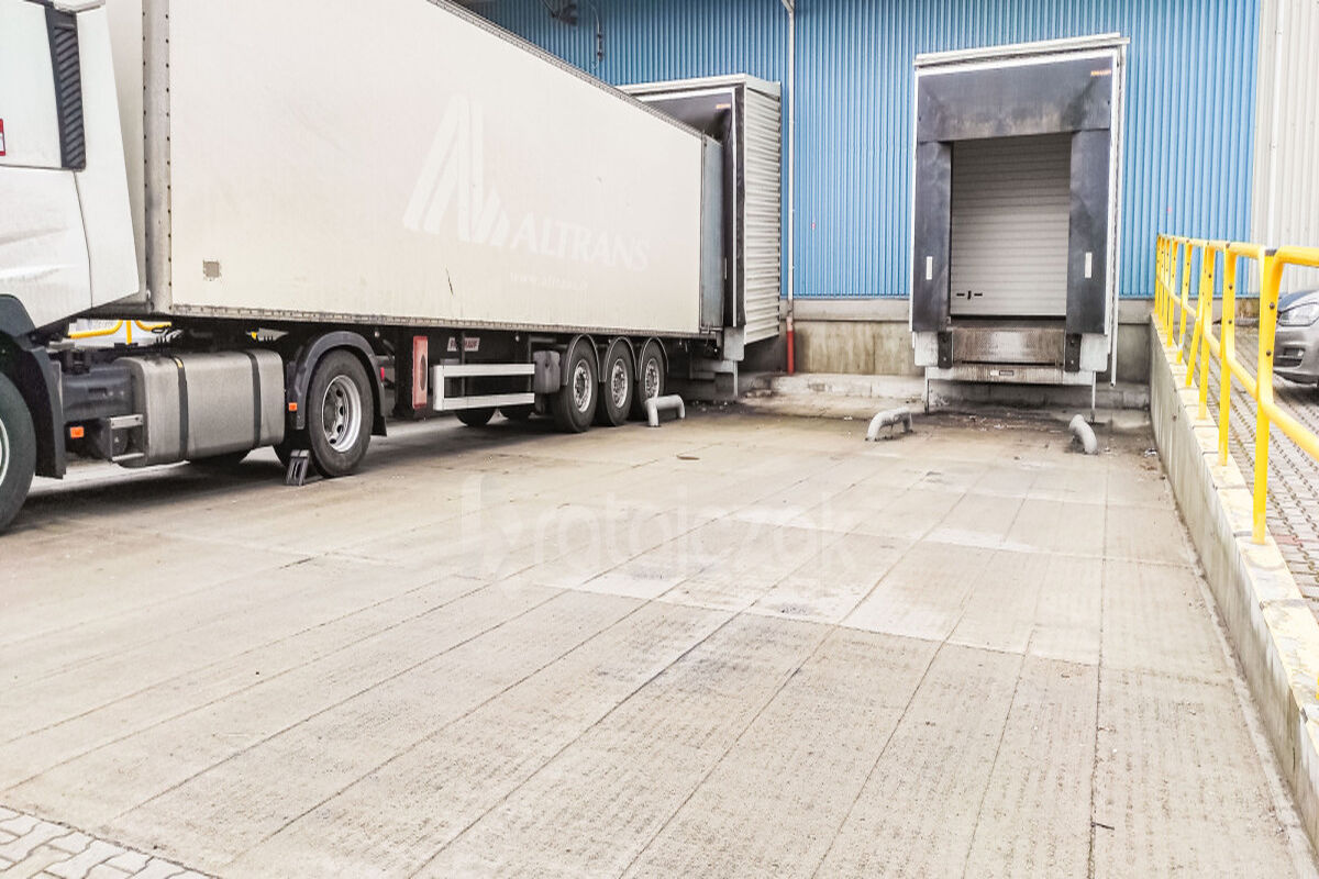 Magazyn z zapleczem biurowo-socjalnym | Pruszcz GdPruszcz Gdański