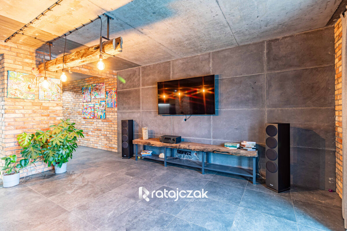 Przestronne  od południa  z ogródkiem. Styl Loft – Lębork