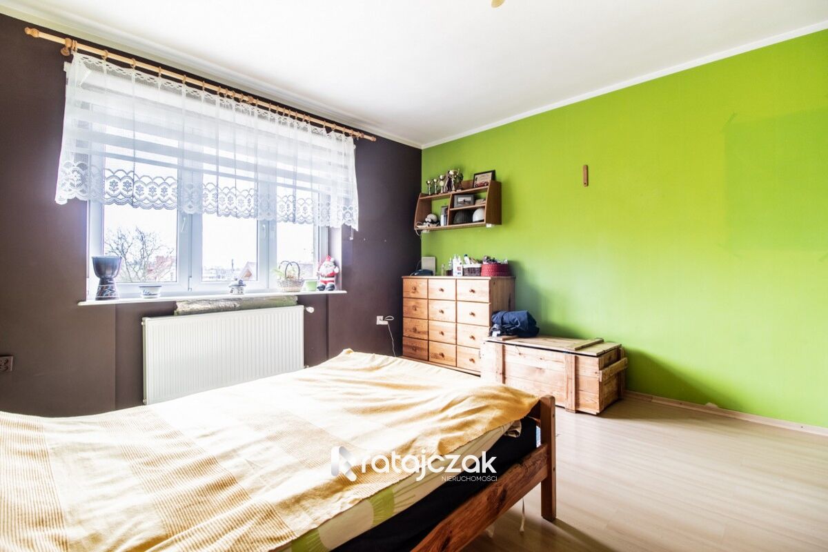 Dom wolnostojący z wydzielonymi dwoma mieszkaniamiRumia