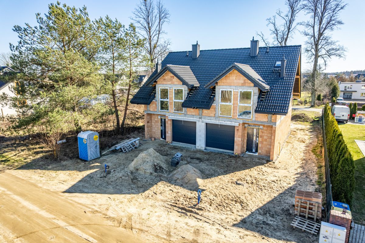 Centrum|5 pokoi| Garaż|Szkoła 900m|Wysoki StandardKębłowo