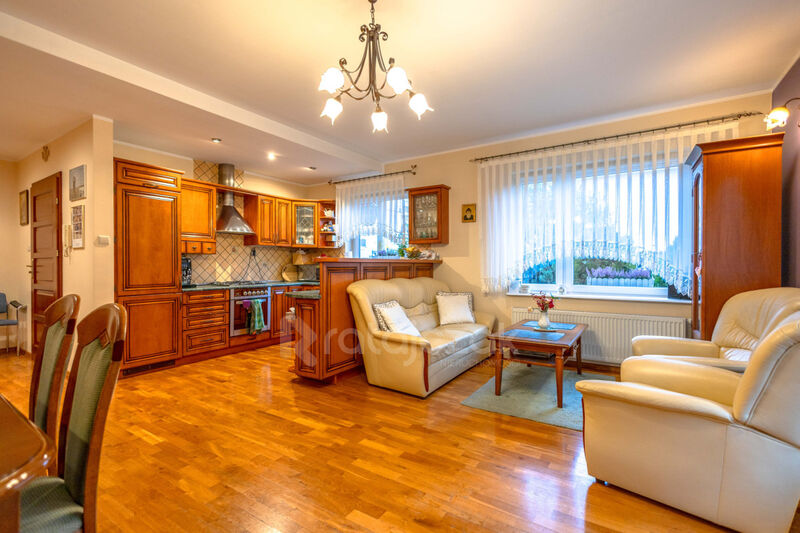 Dom do zamieszkania  wysoki standard - Rumia