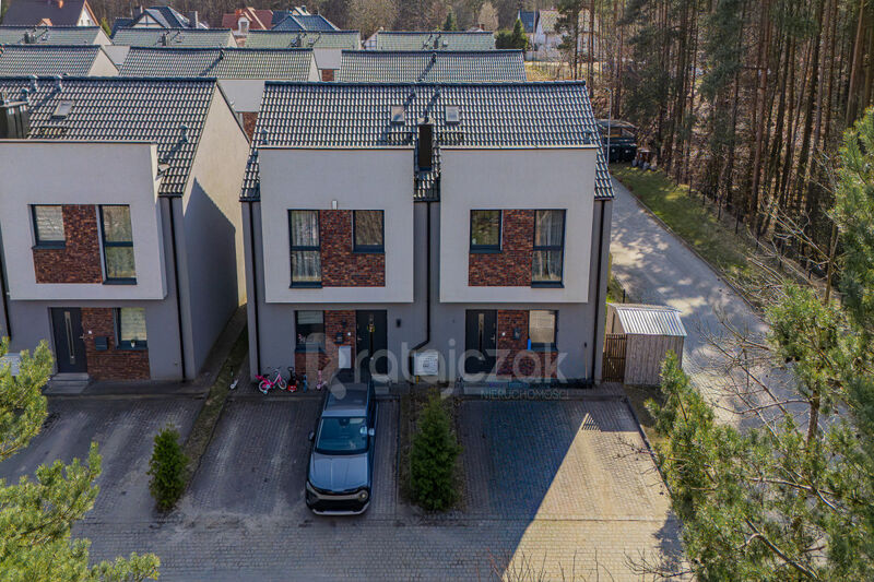 87 59 m2 z ogródkiem 70 m2 | 2 miejsca postojowe - Luzino