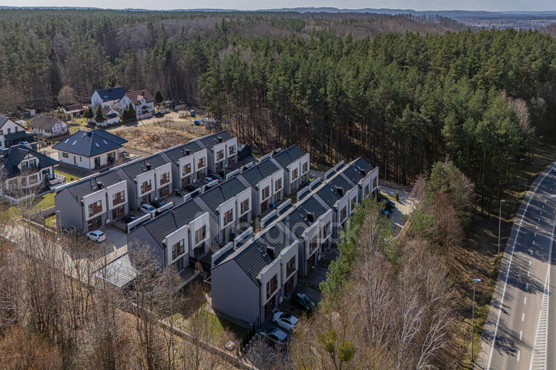 87 59 m2 z ogródkiem 70 m2 | 2 miejsca postojowe - Luzino