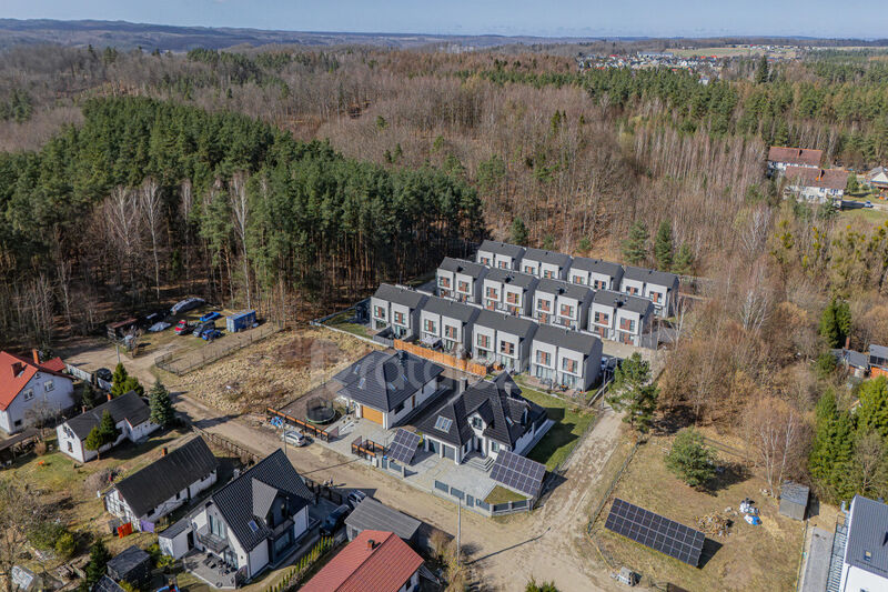 87 59 m2 z ogródkiem 70 m2 | 2 miejsca postojowe - Luzino