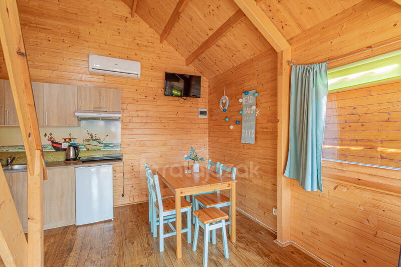 Dom jednorodzinny + 6 domków letniskowych - Stegna