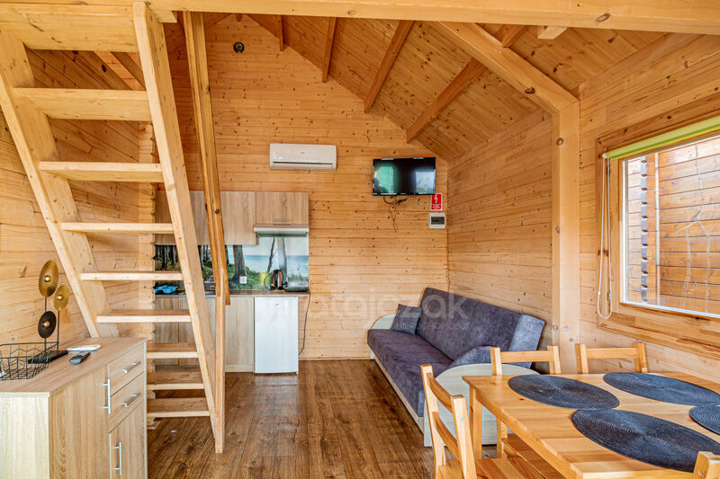 Dom jednorodzinny + 6 domków letniskowych - Stegna