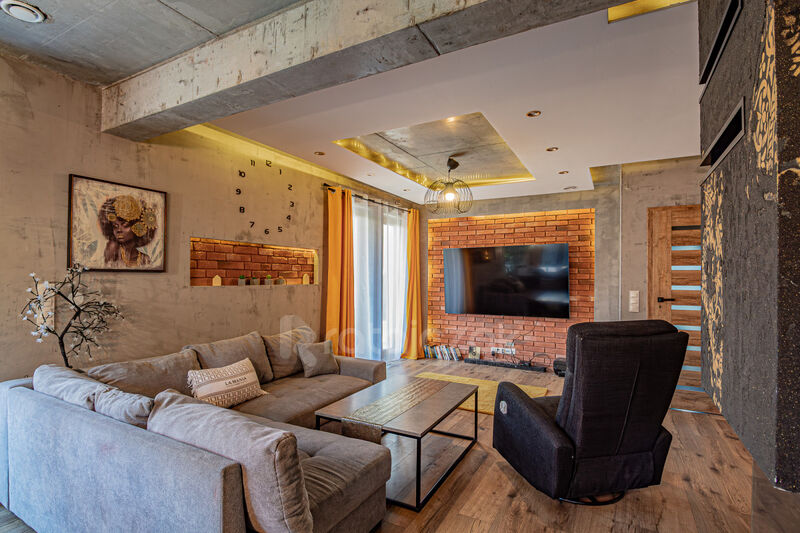 Dom jednorodzinny + 6 domków letniskowych - Stegna