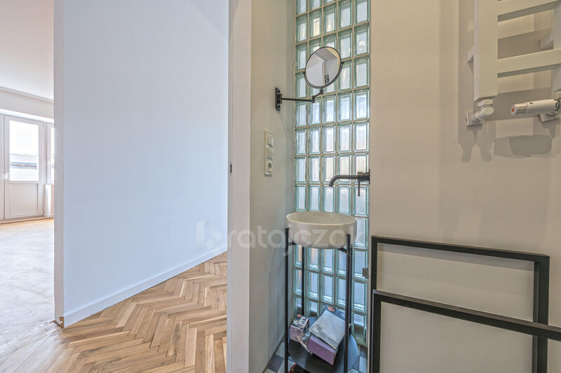 Z potencjałem  wysokie sufity  opcja ponad 120 m2 - Gdynia