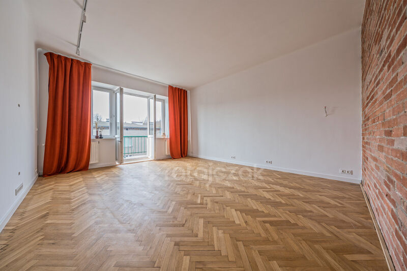 Z potencjałem  wysokie sufity  opcja ponad 120 m2 - Gdynia