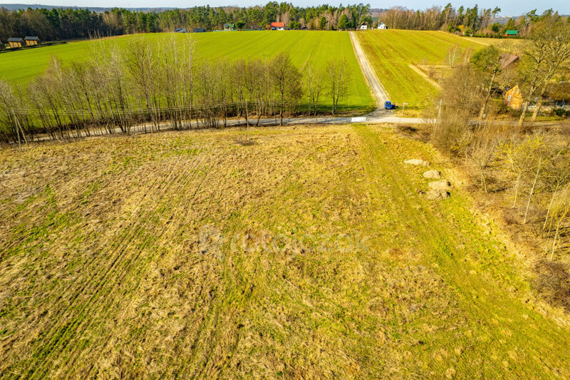 Działka letniskowa nad jeziorem - Perlino
