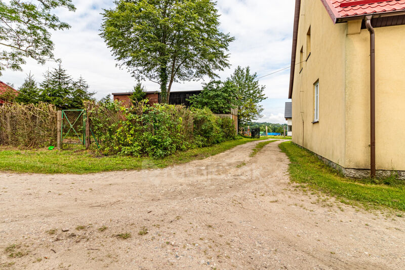 Bezczynszowe mieszkanie  ogrodem  garażem  piwni - Strzelęcino