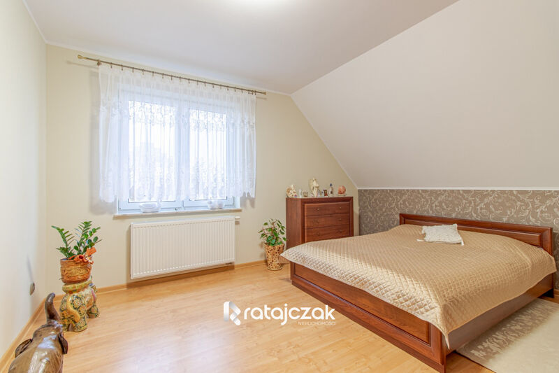 Gowino  dom WOLNOSTOJĄCY z garazem  1km od szkoły - Gowino