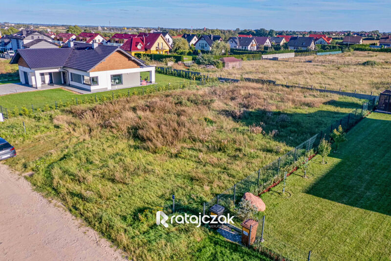 Tysiąc metrów  centrum  pełne uzbrojenie. - Skowarcz
