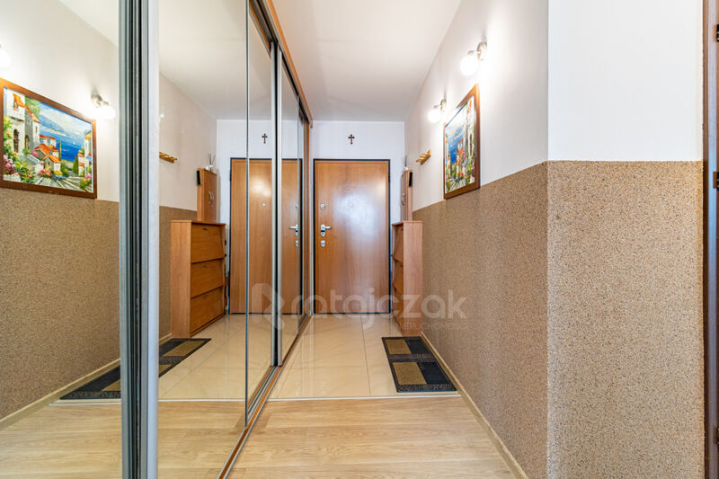 Bliskość komunikacji  Klima  zabudowany balkon - Gdańsk