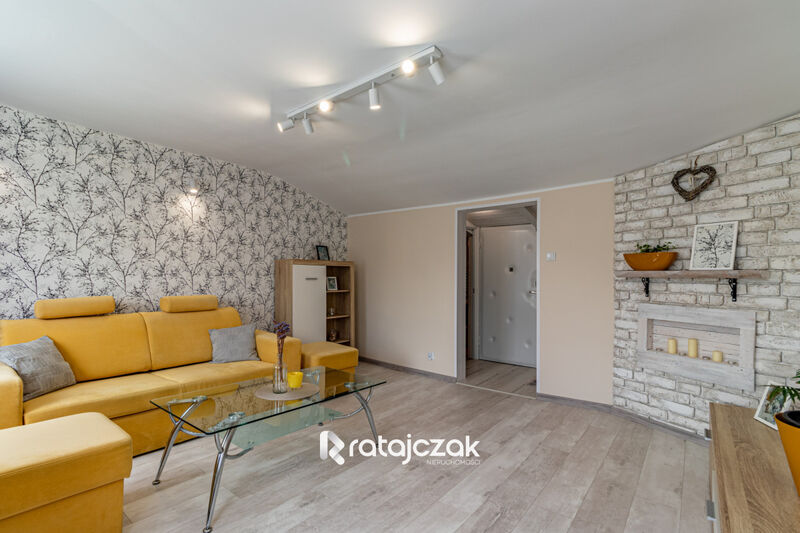 CENTRUM  2 POK  2 Piętro  WYPOSAŻONE  SKM  SZKOŁY - Wejherowo