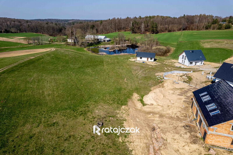 Narożna działka budowlana | 1001 m2 | Od południa - Sopieszyno