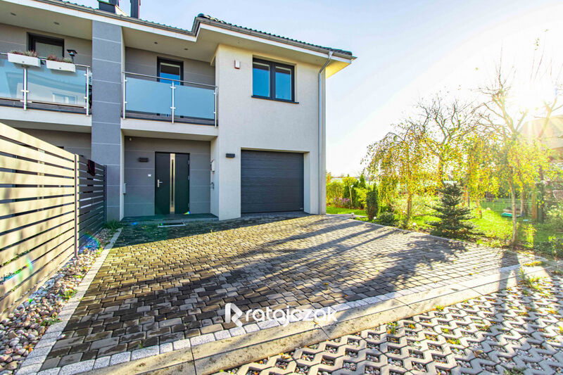 Bliźniak w spokojnej okolicy z działką 357 m2 - Bolszewo